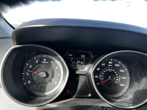 Used 2016 Hyundai Elantra SE image 16