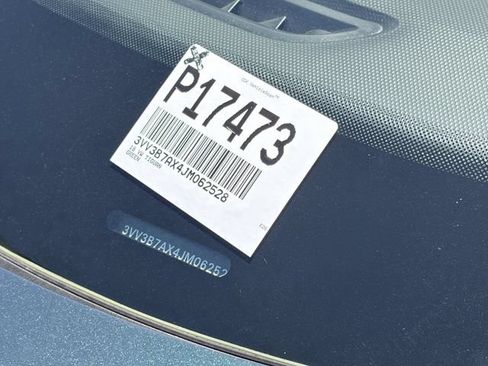 Used 2018 Volkswagen Tiguan SEL FWD image 32
