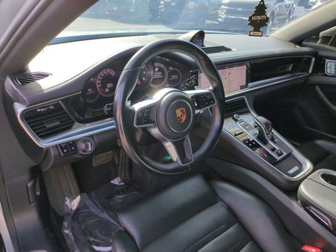 Used 2018 Porsche Panamera 4 image 14