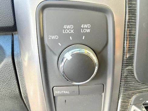 Used 2016 RAM 2500 Limited AWD/4WD image 9