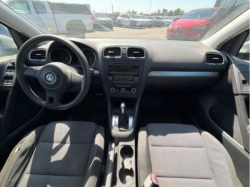 Used 2013 Volkswagen Golf 4-Door FWD image 4