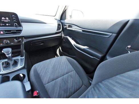 Used 2024 Kia Seltos LX AWD/4WD image 12