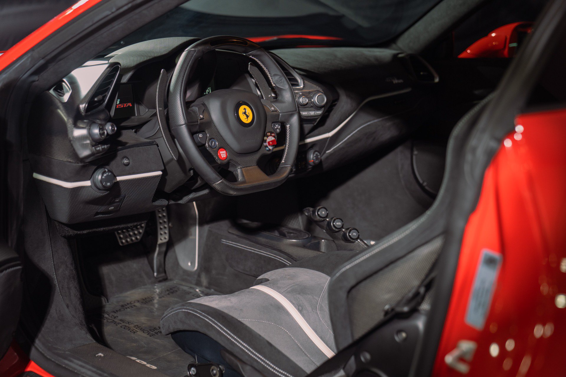 Used 2020 Ferrari 488 Pista Coupe RWD image 44