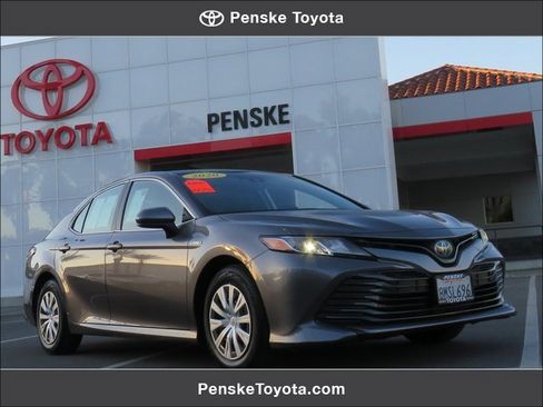 Used 2020 Toyota Camry LE image 1
