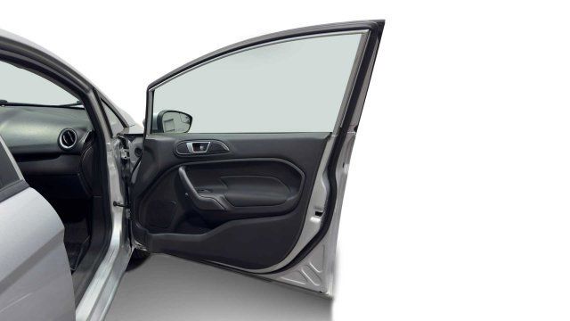 Used 2015 Ford Fiesta SE FWD image 9