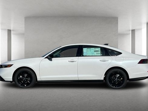 Certified 2025 Honda Accord SE image 7