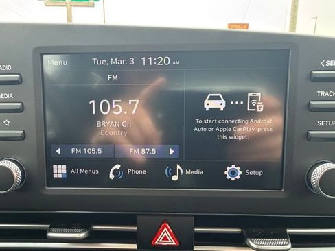 Used 2025 Hyundai Elantra SE image 21