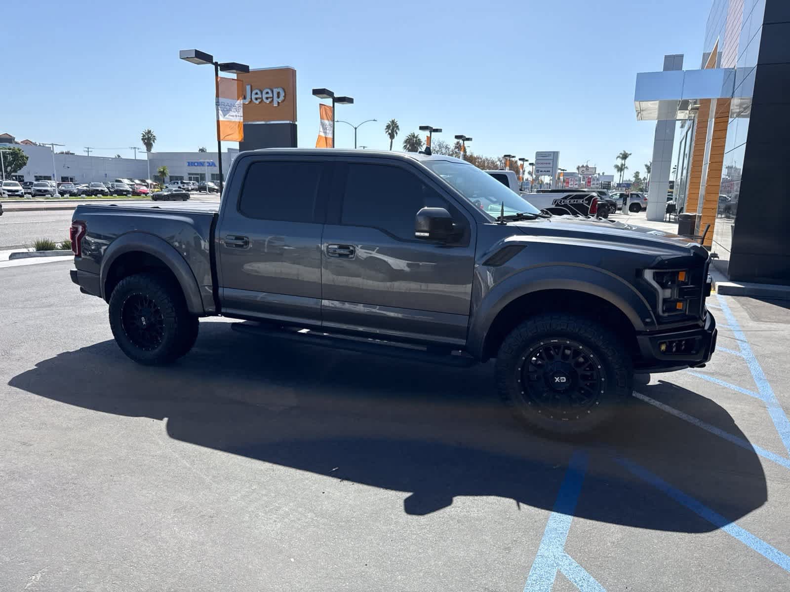 Used 2020 Ford F150 Raptor w/ Equipment Group 802A Luxury AWD/4WD image 10