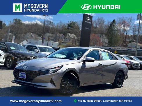 Certified 2023 Hyundai Elantra SEL image 1