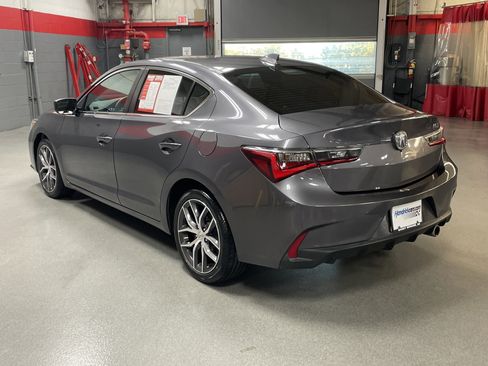 Used 2019 Acura ILX w/ Premium Package image 2