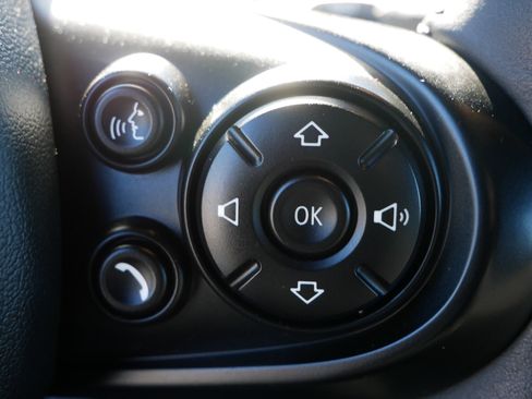 Used 2021 MINI Cooper 2-Door Hardtop w/ Storage Package image 26