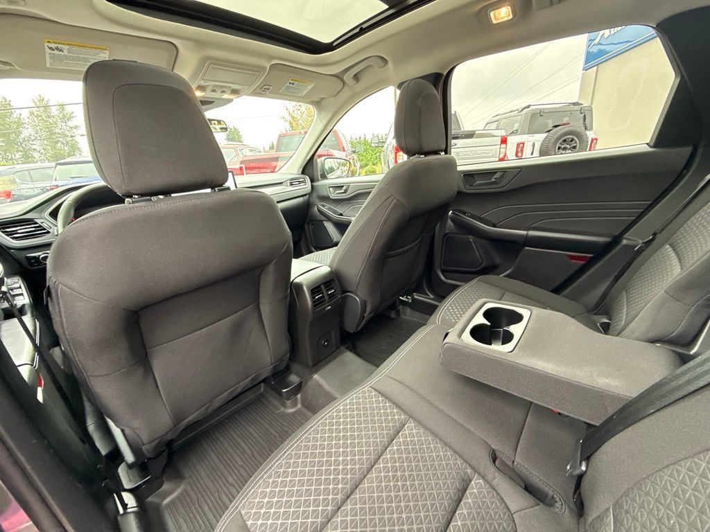 Used 2024 Ford Escape Active w/ Tech Pack #1 AWD/4WD image 12