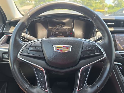 Used 2018 Cadillac XT5 Luxury w/ Driver Awareness Package FWD image 18