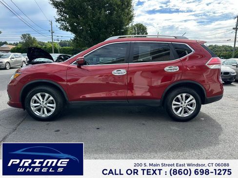 Used 2014 Nissan Rogue SV image 4