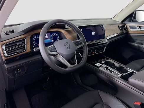 New 2026 Volkswagen Atlas SE image 9