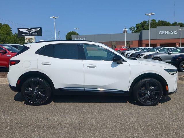Used 2022 Buick Envision Essence w/ Technology Package II FWD image 3