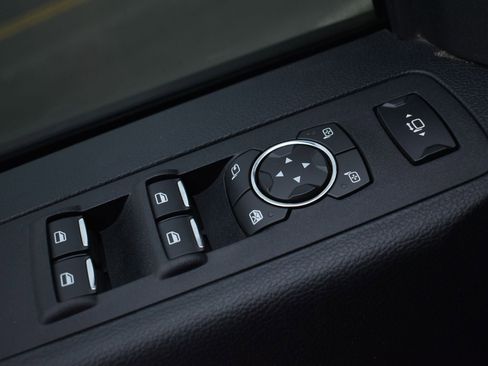 Certified 2019 Ford F250 Lariat w/ Lariat Ultimate Package image 9