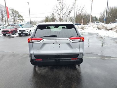 New 2025 Toyota RAV4 SE