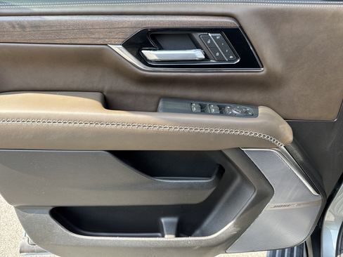 Used 2025 GMC Yukon XL Denali Ultimate image 14