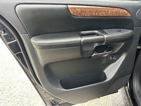 Used 2014 Nissan Armada Platinum w/ 2nd Row Captain Seat Package RWD image 23