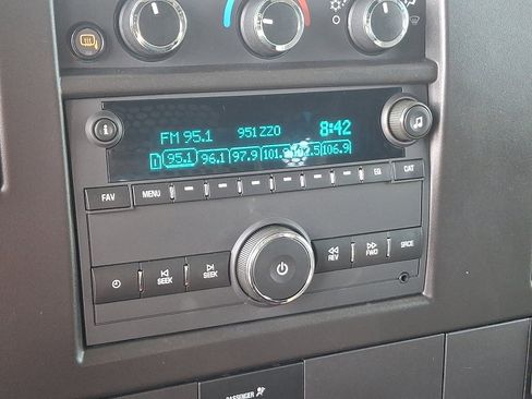 Used 2024 Chevrolet Express 2500 w/ Driver Convenience Package image 15