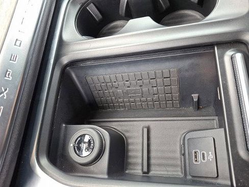 Certified 2025 Ford Expedition Max Platinum image 24