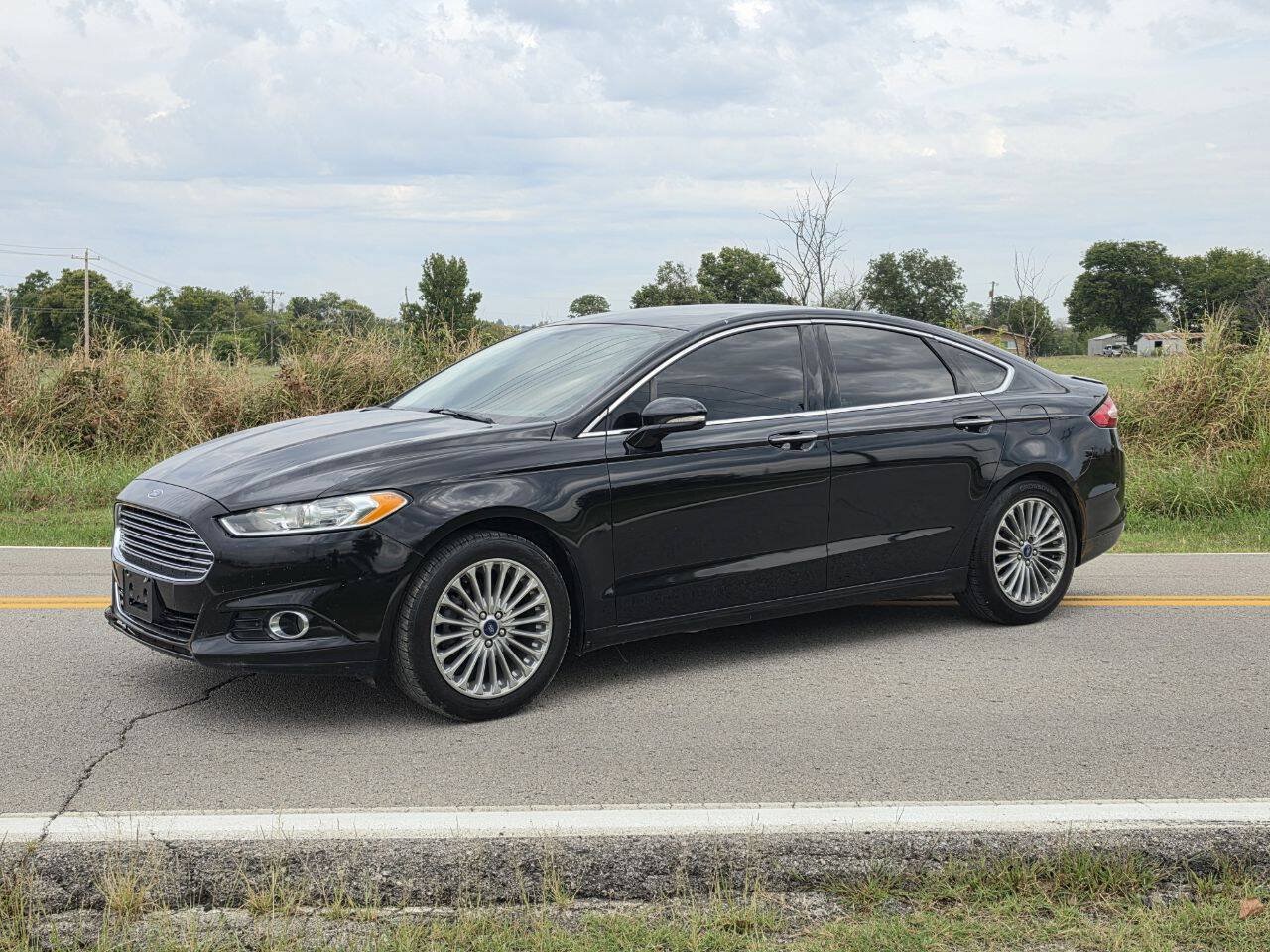 Used 2016 Ford Fusion Titanium FWD image 1