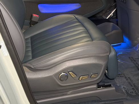 Certified 2024 Kia EV9 GT-Line AWD/4WD image 17