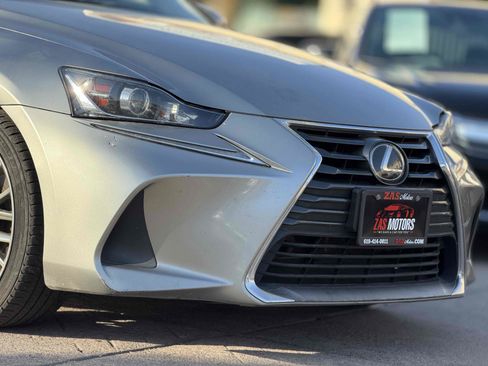 Used 2018 Lexus IS 300 w/ Accessory Package 2 RWD image 9
