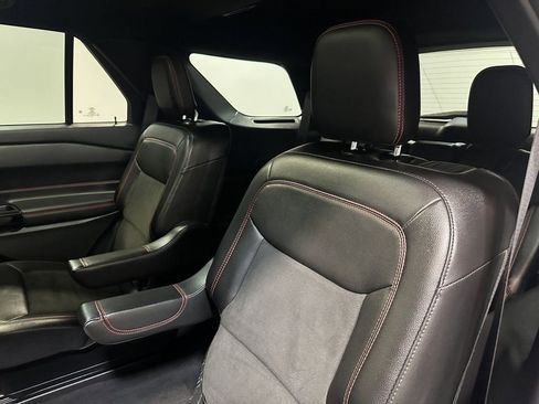 Used 2022 Ford Explorer ST-Line w/ Class IV Trailer Tow Package image 12