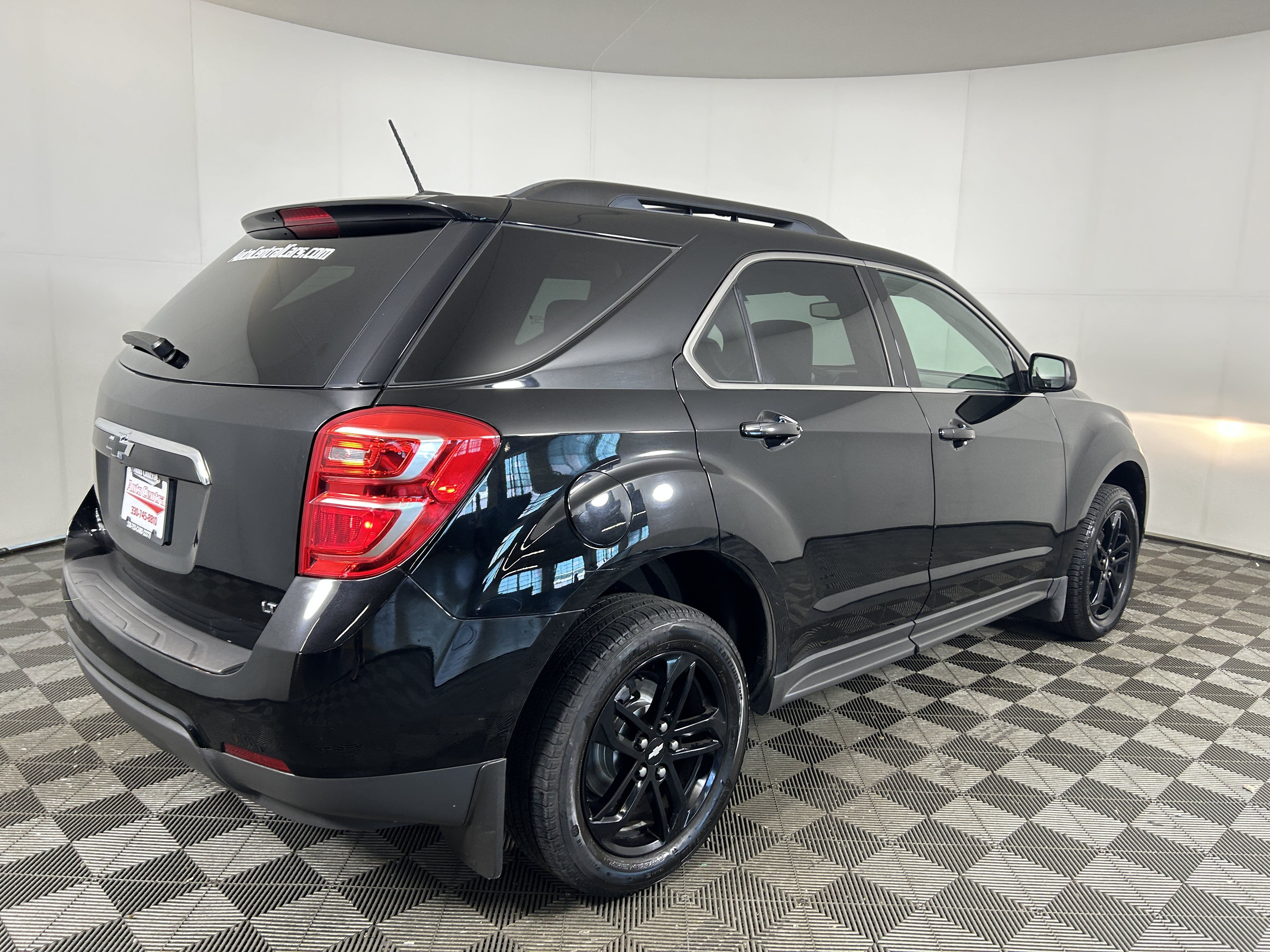 Used 2017 Chevrolet Equinox LT w/ Midnight Edition AWD/4WD image 4