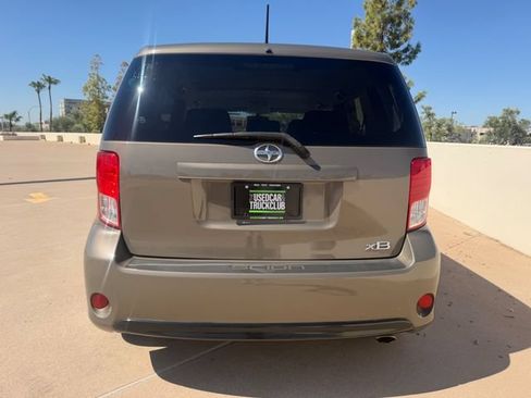 Used 2013 Scion xB FWD image 10