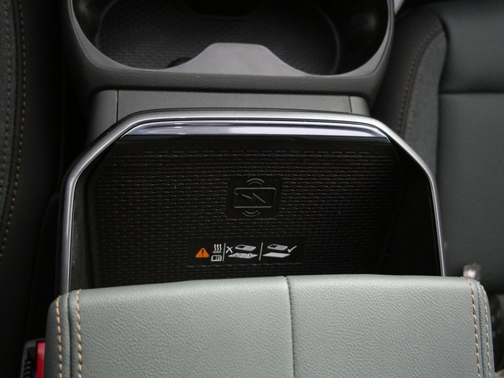 New 2026 GMC Terrain AT4 w/ Convenience Package III AWD/4WD image 18