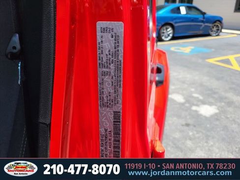Used 2025 Jeep Wrangler Unlimited Sahara AWD/4WD image 33