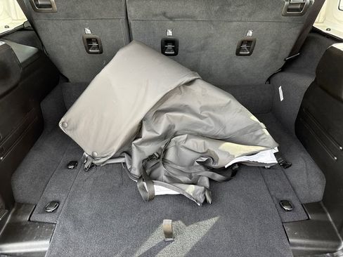 Used 2025 Jeep Wrangler Unlimited Sahara AWD/4WD image 11