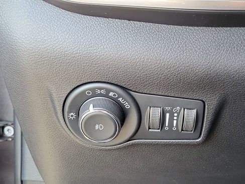 Certified 2023 Jeep Compass Latitude w/ Sun and Sound Group image 13