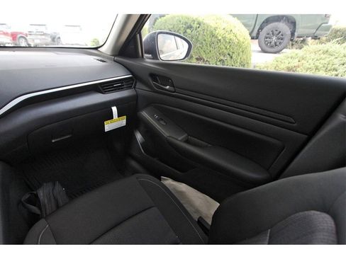 New 2025 Nissan Altima 2.5 S image 9