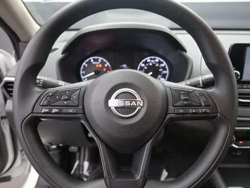 Used 2024 Nissan Altima 2.5 S image 13