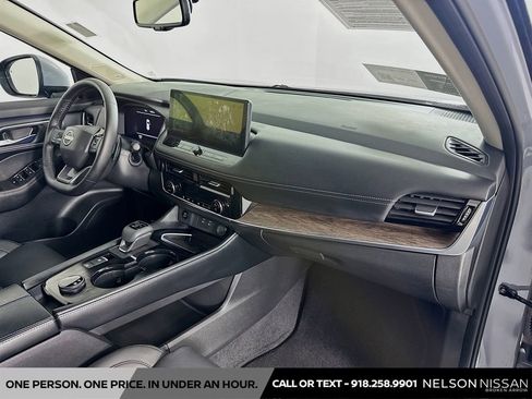 Certified 2025 Nissan Rogue Platinum AWD/4WD image 30
