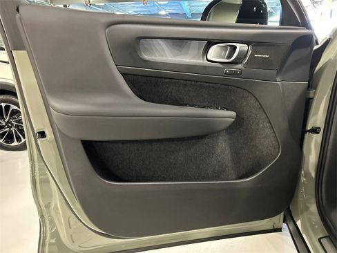 Certified 2023 Volvo C40 P8 Recharge Ultimate w/ Protection Package Premier image 9