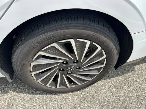 Used 2025 Hyundai Sonata Limited FWD image 7