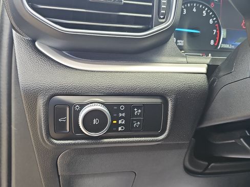 Used 2022 Ford Explorer XLT w/ Equipment Group 202A AWD/4WD image 25