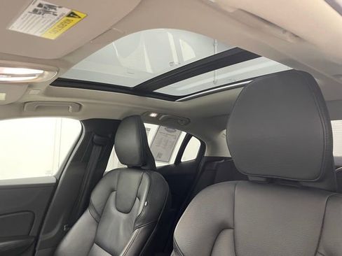 Used 2024 Volvo S60 B5 Plus image 7