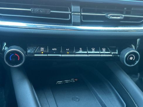 Used 2025 Chevrolet Equinox EV LT w/ Convenience Package image 29