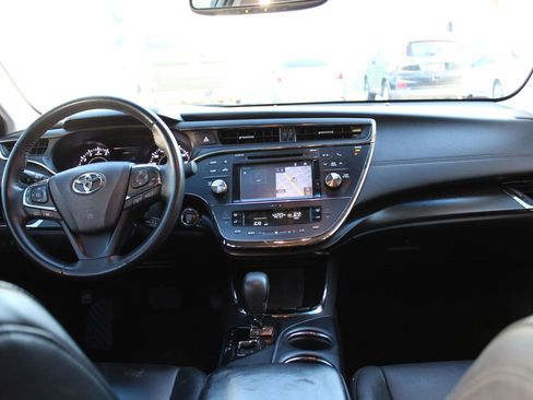 Used 2017 Toyota Avalon XLE Premium w/ Preferred Accessory Package image 13