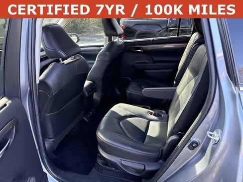 Used 2021 Toyota Highlander Platinum FWD image 17