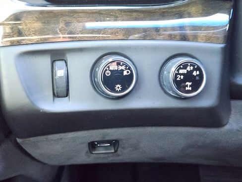 Used 2015 Cadillac Escalade ESV Platinum image 23