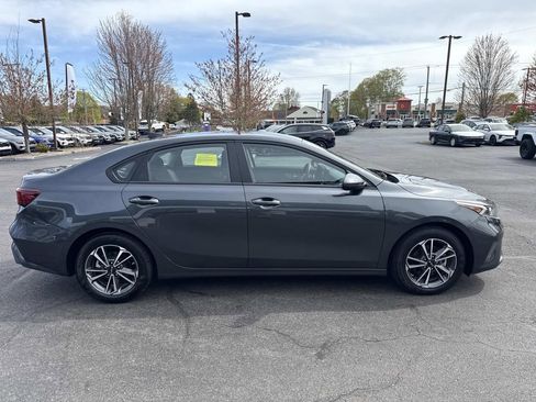 Used 2023 Kia Forte LXS FWD image 7