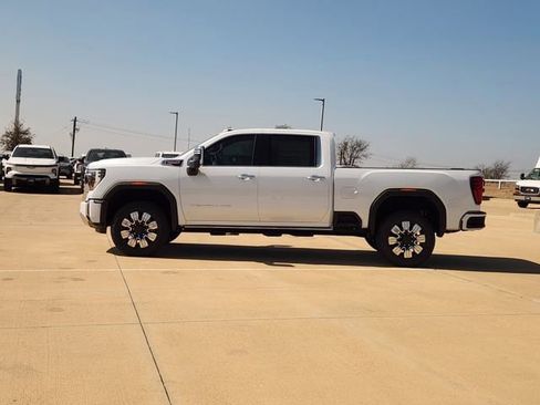 New 2026 GMC Sierra 2500 Denali w/ Denali Reserve Package image 10