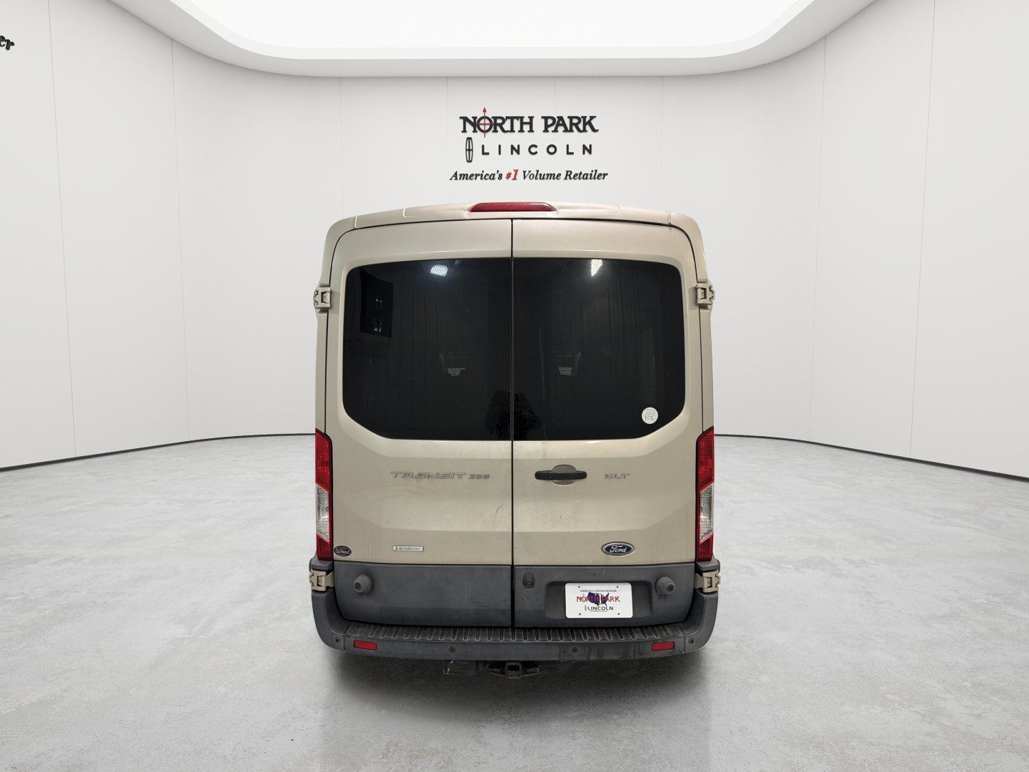 Used 2017 Ford Transit 350 XLT RWD image 4